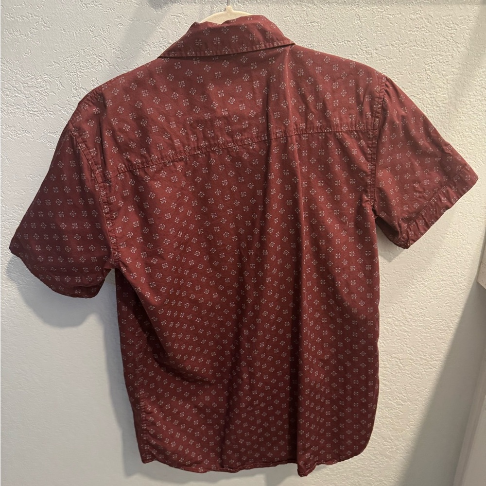 Small maroon button down - Picture 2 of 7